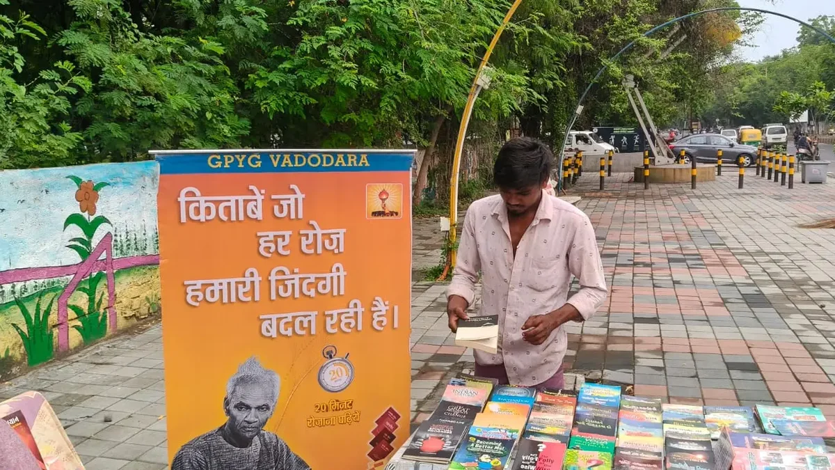 606वा विचार क्रांति अभियान, साहित्य स्टॉल, मोबाइल लाइब्रेरी