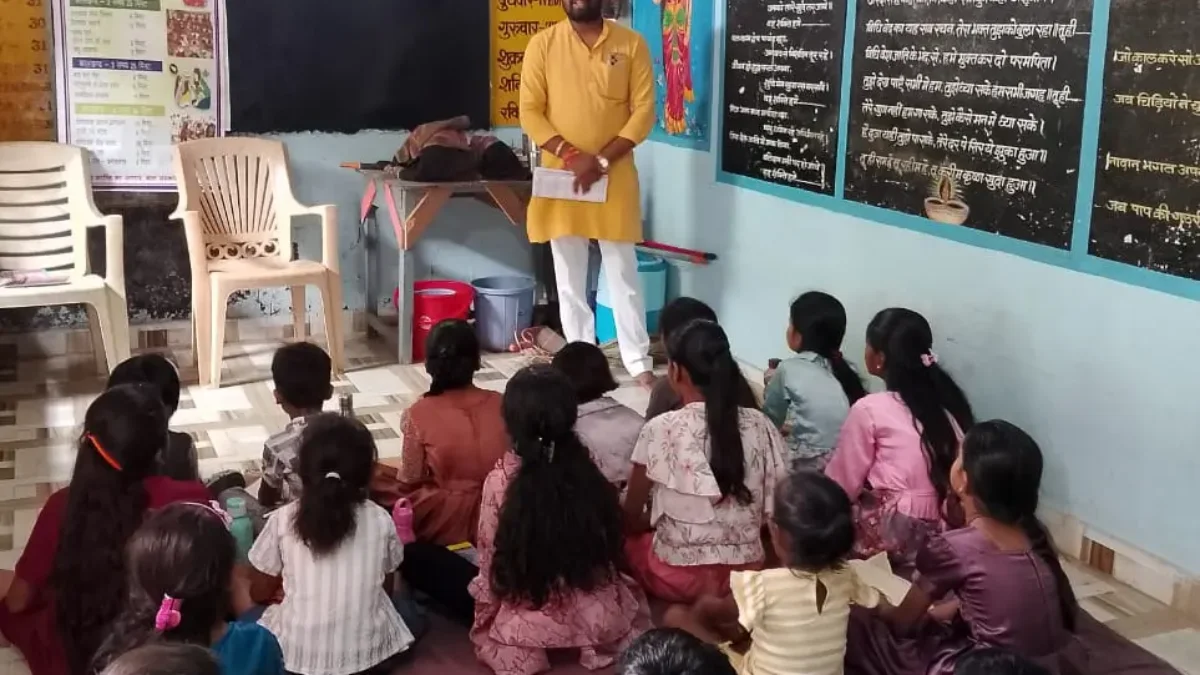 जिले मे प्रत्येक सप्ताह बाल संस्कार शाला का शुभारम्भ हो रहा है