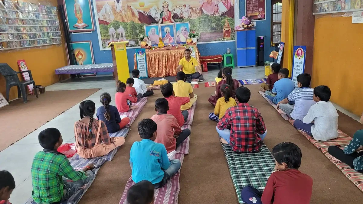 बाल संस्कार शाला के माध्यम से बच्चों में संस्कारों का विकास