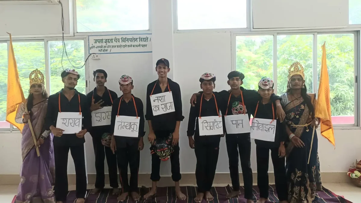 बाल संस्कारशाला के बच्चों का नुक्कड़ नाटक बना व्यसनमुक्ति की प्रेरणा
