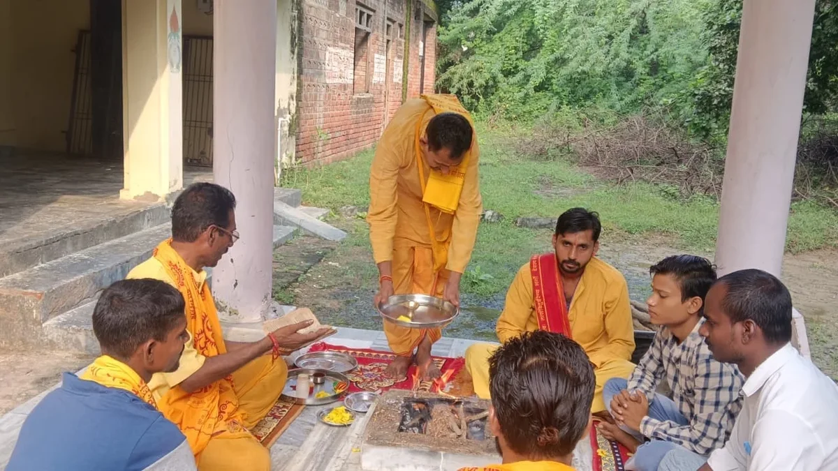 यज्ञ, यज्ञीय जीवन और युग निर्माण - नवम्बर 2025   मंडल: ईशान युवा मंडल | स्थान: पनई बुजुर्ग, उन्नाव | अखिल विश्व गायत्री परिवार