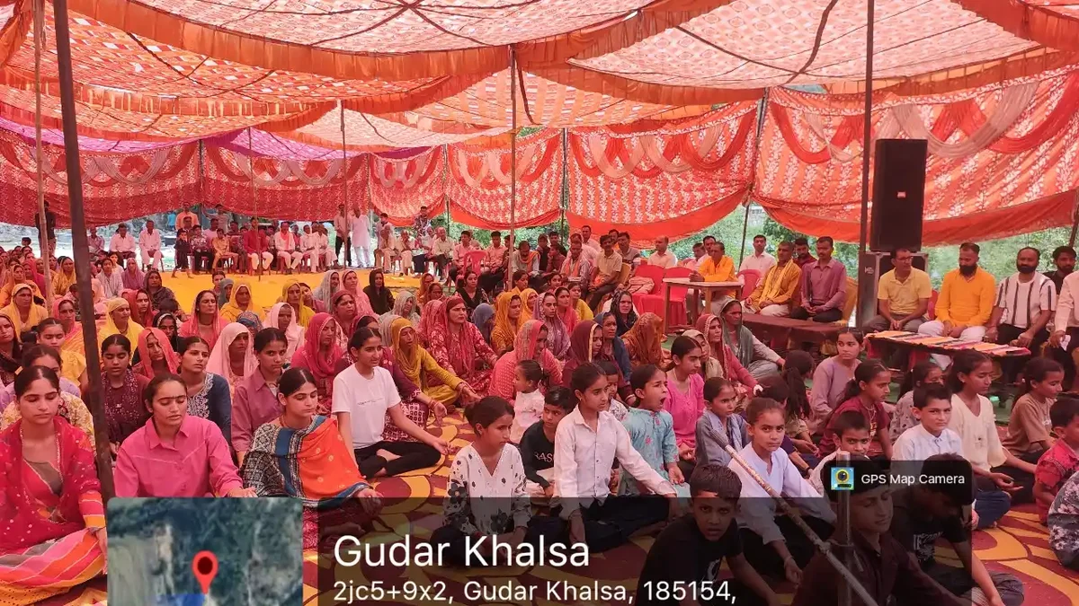 युवा मंडल सुंदरबनी द्वारा योग दिवस युवाओं को नशा न करने की प्रेरणा देव संस्कृति देव संस्कृति विश्वविद्यालय से आई हुई बहनों द्वारा दी गई